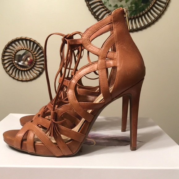 Jessica Simpson Heels w/ back zipper. - Picture 4 of 7